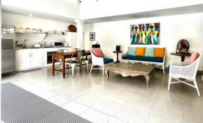 VILLA BELLA - Walking Distance to the Beach